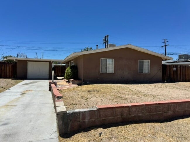 Photo - Remodeled 4+2 In Quiet Neighborhood - $2700