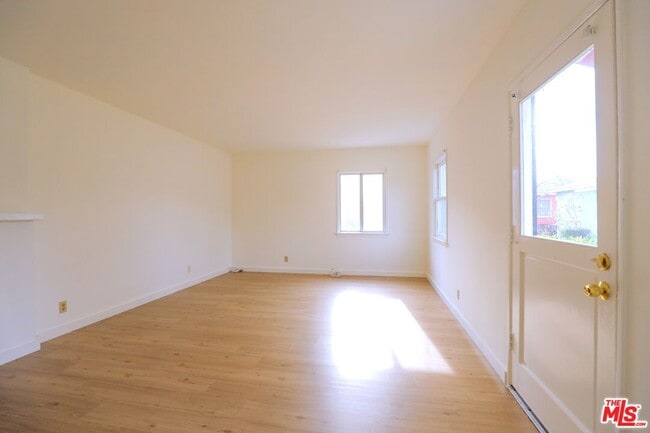 Photo - 1944 Cloverfield Blvd Unit B