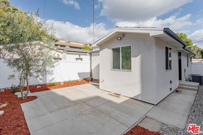Photo - 253 S Catalina Ave