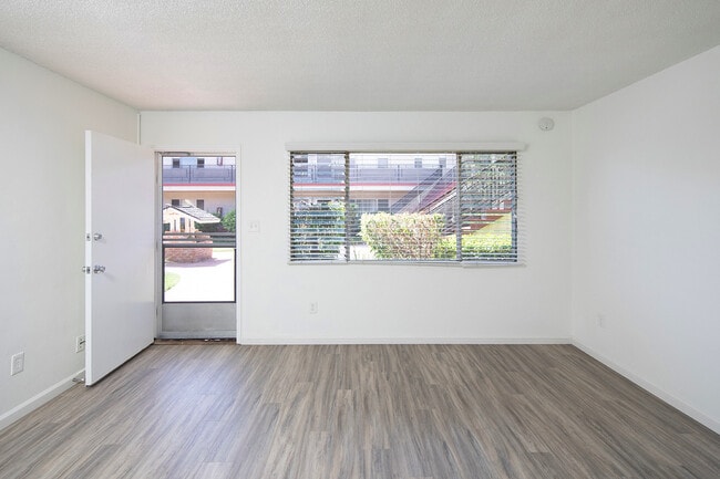 Photo - Large 2 Bed/1 Bath with Lots of Character - Great Location! Unit 3060 1/4