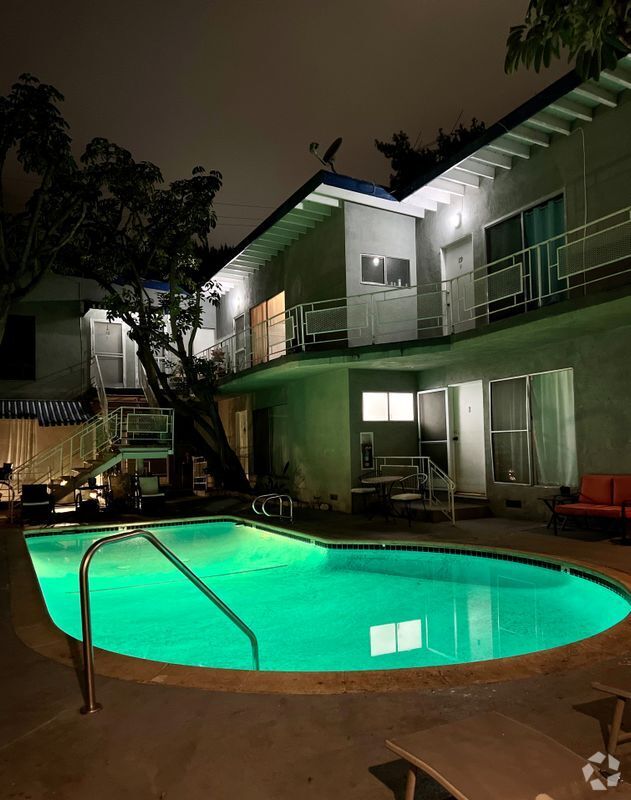 Building Photo - 941 N San Vicente Blvd Rental