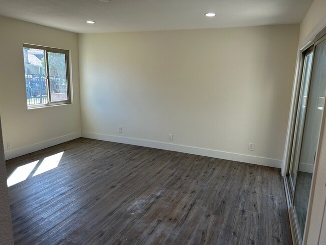 Building Photo - 101 W Olive Ave Unit A