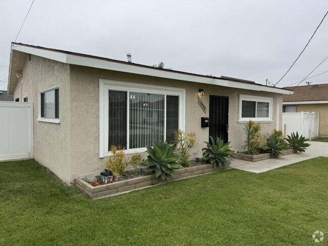 Building Photo - 15558 Cornuta Ave Rental