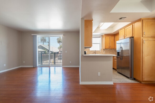 Building Photo - OSM USC Housing Rental