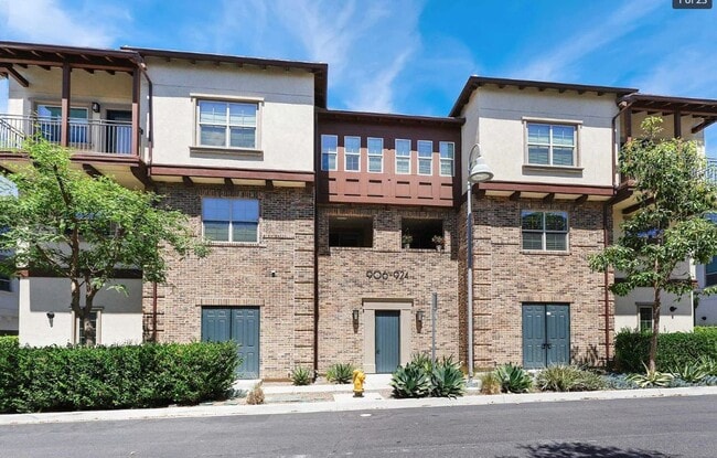 Building Photo - 908 Slate St
