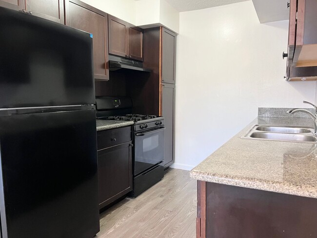 Photo - 1 Bed 1 Bath Pacific Beach Apartments Unit 2236