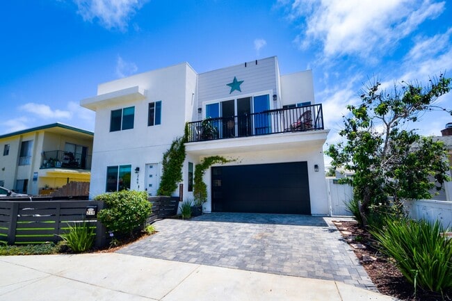 Building Photo - Beautifully updated long term unfurnished rental in the heart of Imperial Beach!
