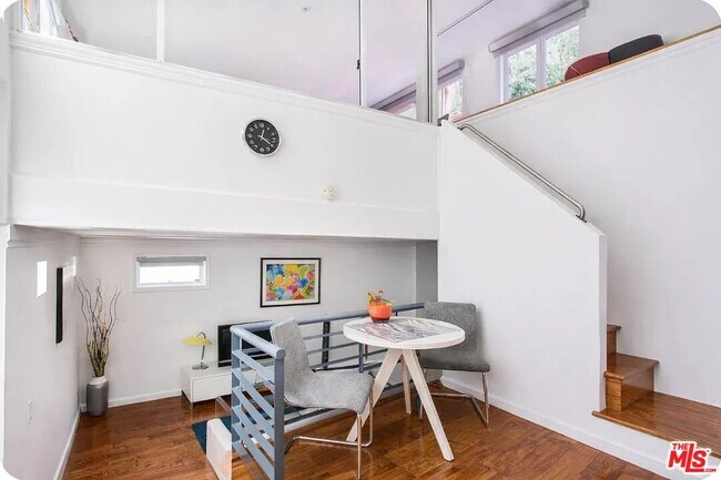 Photo - 8661 Clifton Wy