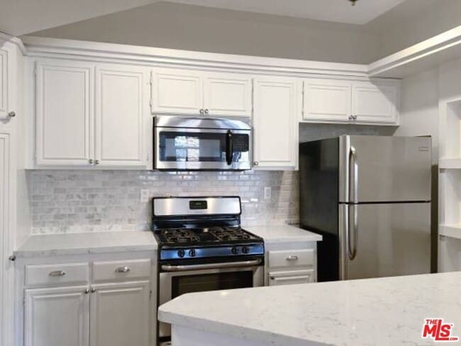 Photo - 12712 Moorpark St Unit 305