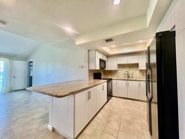 Photo - AVAILABLE NOW!!  BEAUTIFUL 2-Bedroom 3 -bathroom Condo in La Quint Palms! MOVE IN SPECIAL 50% OFF...