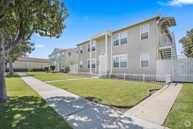 Building Photo - 2 bedroom| 1 bathroom Rental
