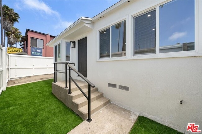 Building Photo - 702 Washington Blvd Rental