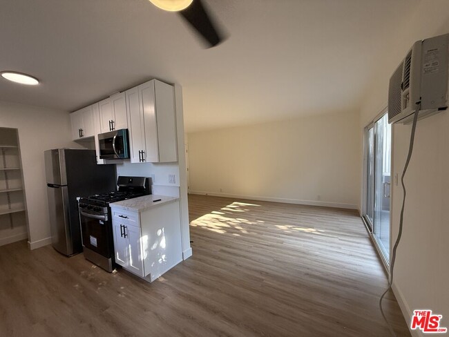 Building Photo - 3707 S Canfield Ave Unit 8 Rental