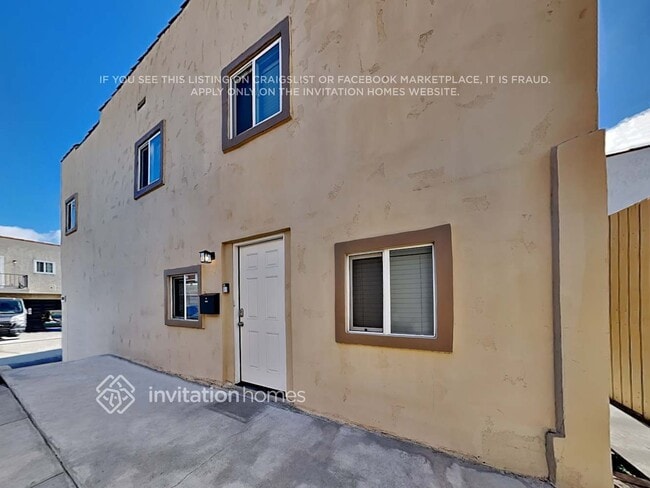 Building Photo - 1031 W 12th St