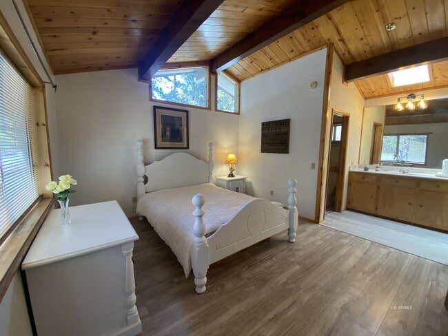 Photo - Seasonal Rental