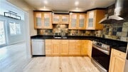 Photo - 2183 Argyle Ave