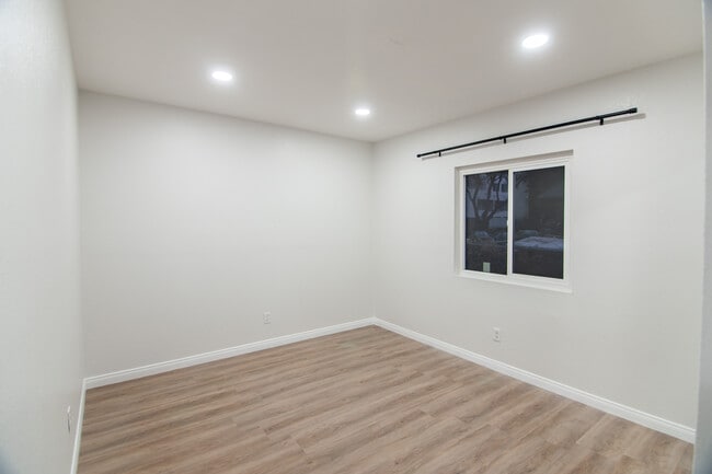 Room 1 - 14700 Friar St Unit 2