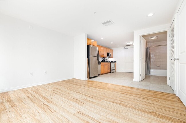 Photo - Modern Studio in Park Terrace | Water Incl...