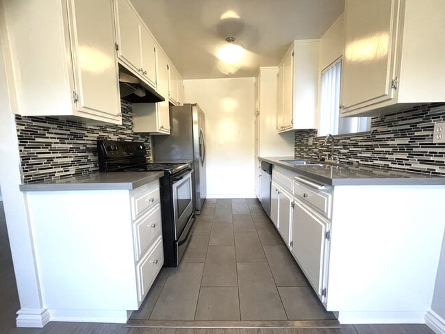 Photo - 10914 Rose Ave