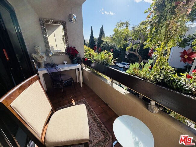 Photo - 950 Kings Rd Unit 268