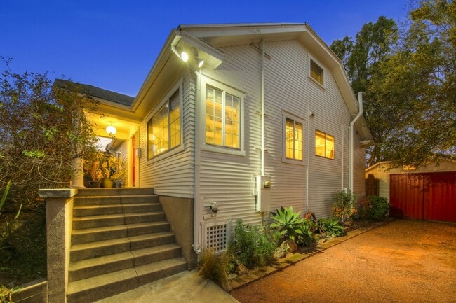 Photo - 1563 Lucretia Ave