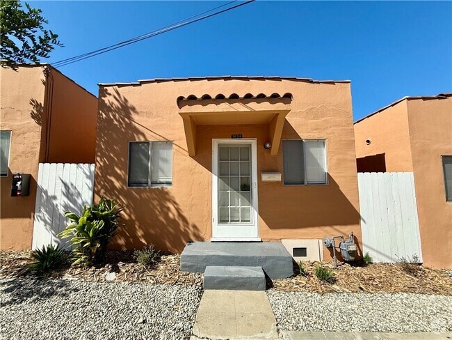 Building Photo - 1034 W 15th St Unit 1034 Rental