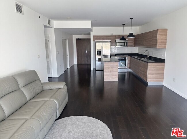 Photo - 3785 Wilshire Blvd Unit 1610