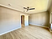 Photo - 536 W 77th St House