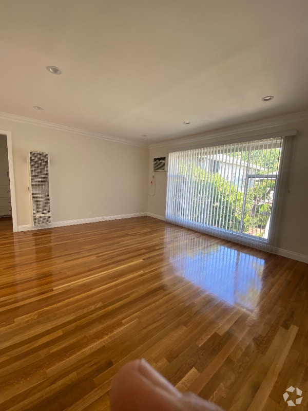 Building Photo - 1750 Grevelia St Rental
