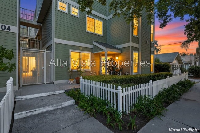 Building Photo - 4204 3rd Avenue Unit 11