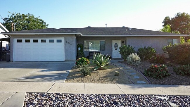 Building Photo - Updated 3 Bed, 2 Bath House in the Heart of Santee!