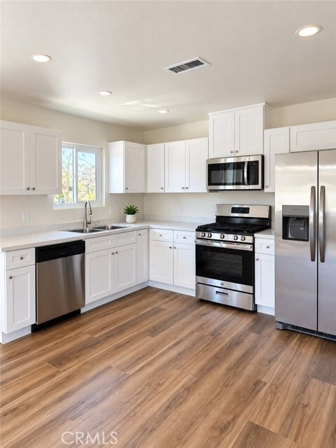 Building Photo - 1040 El Camino Dr Unit B