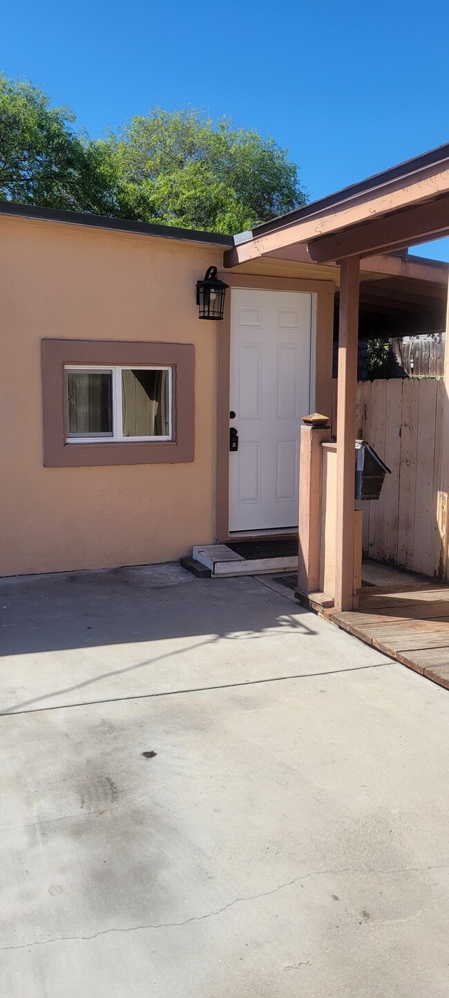 Photo - 1430 Peach Ave