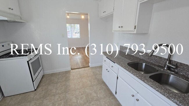 Photo - Detached Front House with Laundry Hookups and Garage Parking Unit 40