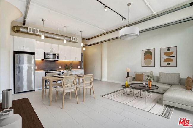 Photo - 939 S Broadway Unit 802