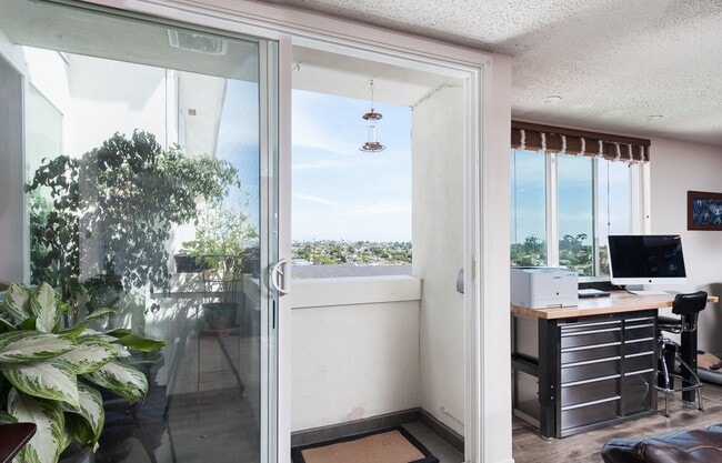 Photo - 1907 Robinson Ave Unit 306