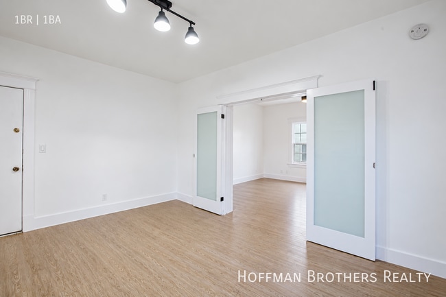 Photo - 1934 S New England St Unit 6