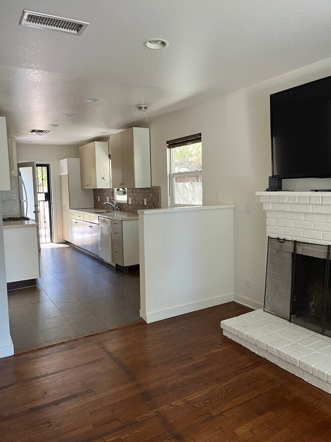 Livingroom/kitchen - 21050 Avenue San Luis
