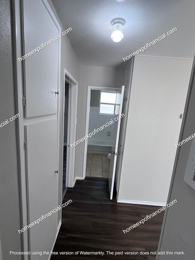 Photo - Nice Home For Rent - Duplex with private yard