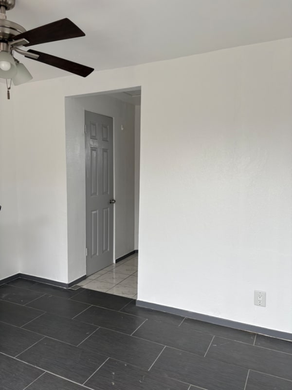 Building Photo - 1246 E Belmont Ave Unit 1