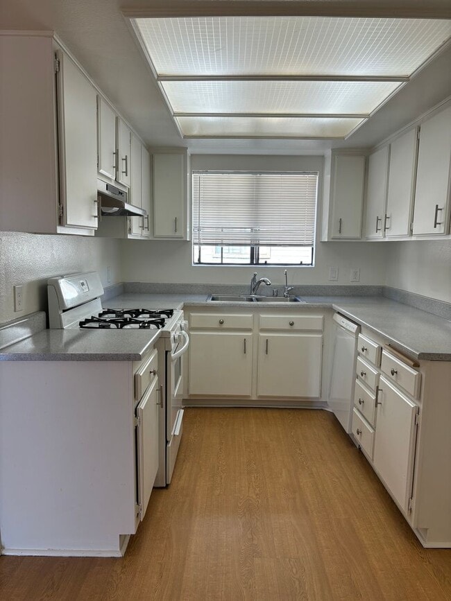 Photo - Orange Grove, 1232-1234 Unit 1234 #104