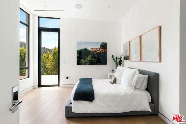 Photo - 1672 Clear View Dr