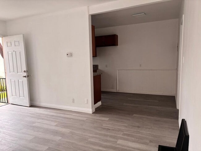 Photo - Charming 1-bedroom, 1-bath apartment located in a desirable area of Burbank.