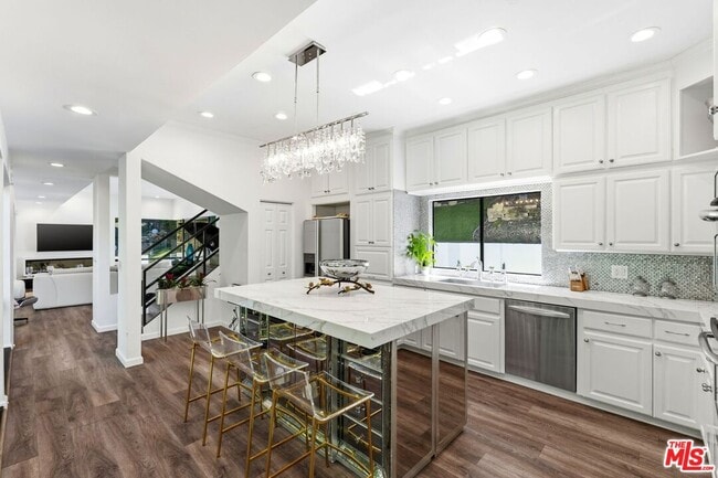 Photo - 2350 Benedict Canyon Drive