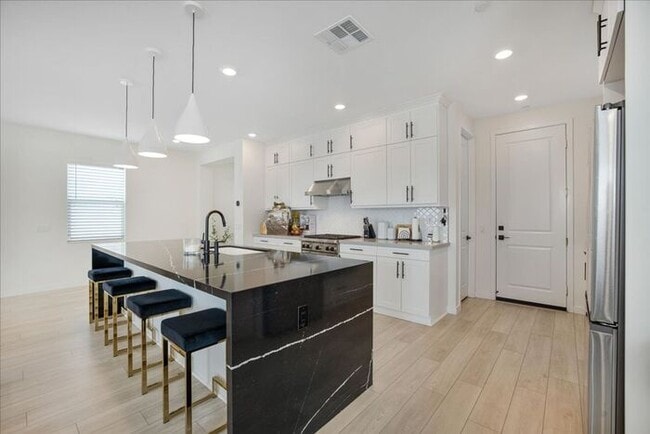 Building Photo - Have you outgrown the noise and the traffi...