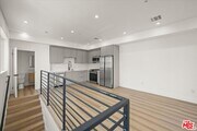 Photo - 910 N Hudson Ave Condo