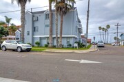 Photo - Cute 2 Bedroom Condo Steps Away from Endle...