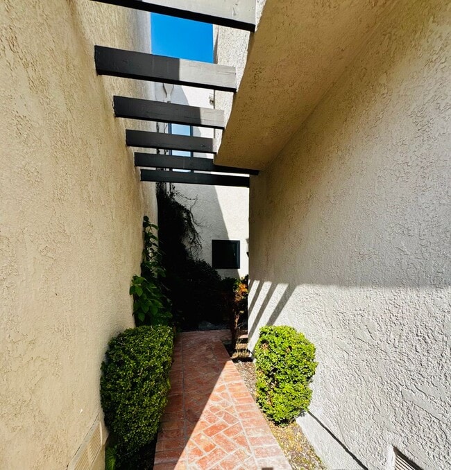 Photo - Remodelled 3/3 Townhome For Rent in Huntington Harbor!