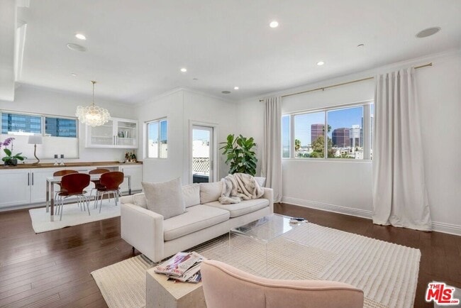 Building Photo - 1316 Amherst Ave Unit 402