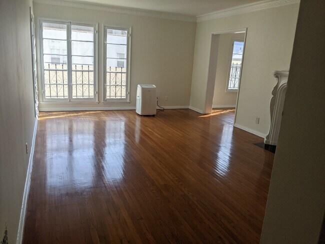 Photo - 451 N Oakhurst Dr